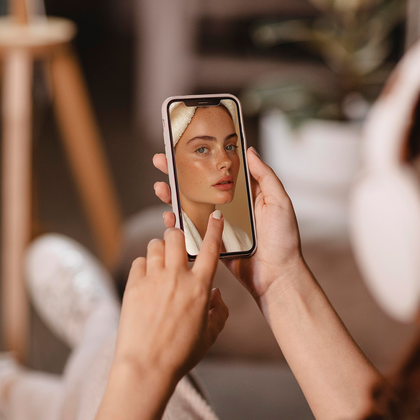 Filtre ve Gerçeklik: Sosyal Medyada Güzellik Algısının İki Yüzü